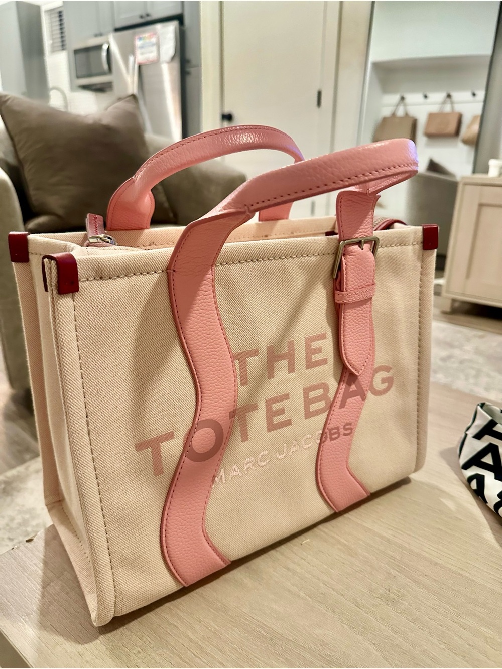 BRAND NEW Marc Jacobs The Wavy Medium Tote with Pink Leather Trim - Picture 4 of 15